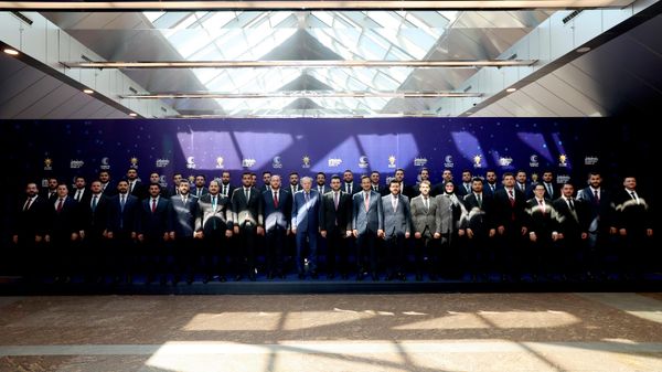 İstanbul'da 3 ilçe belediyesi AK Parti'ye geçti - Sputnik Türkiye