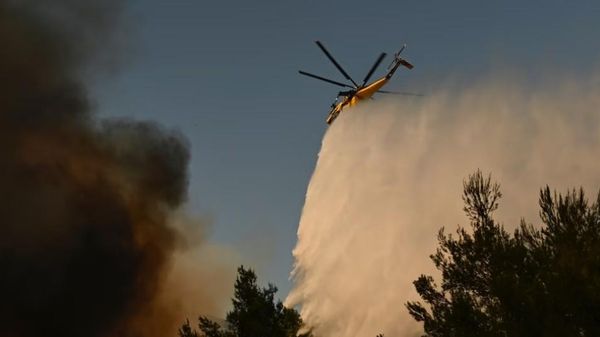 Yunanistan'da iki helikopter havada çarpıştı - Sputnik Türkiye