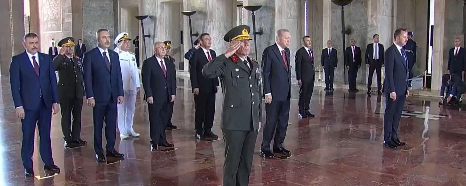 Cumhurbaşkanı Erdoğan, YAŞ üyeleri ile Anıtkabir'i ziyaret etti
 - Sputnik Türkiye, 1920, 04.08.2026