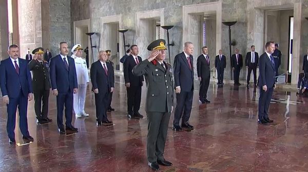 Cumhurbaşkanı Erdoğan, YAŞ üyeleri ile Anıtkabir'i ziyaret etti
 - Sputnik Türkiye