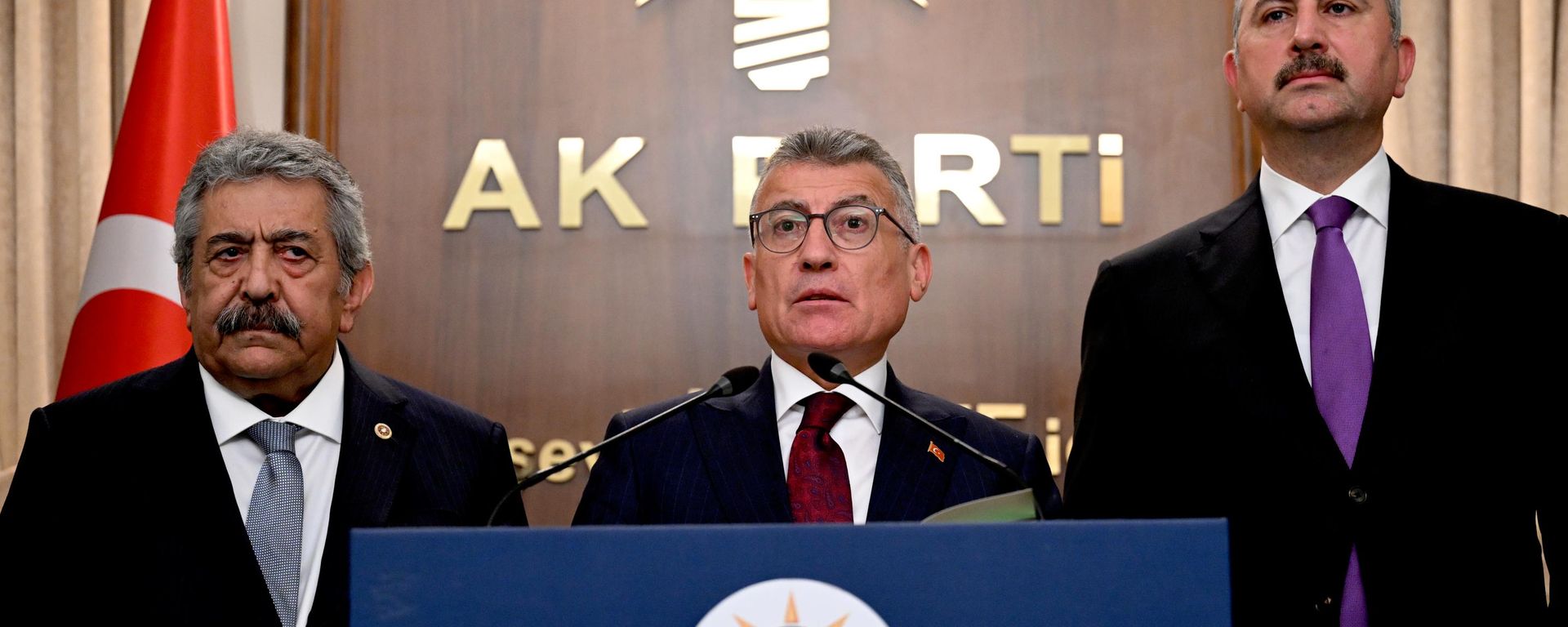 AK Parti Grup Başkanı Güler, Milli Dayanışma ve Toplumsal Bütünleşmenin Güçlendirilmesine Dair Kanun Teklifi'nin 360'a yakın imzayla TBMM Başkanlığına sunulduğunu bildirdi.  - Sputnik Türkiye, 1920, 05.08.2026