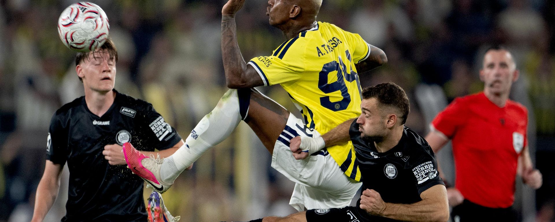 UEFA Şampiyonlar Ligi üçüncü ön eleme turu ilk maçında Fenerbahçe ile Sturm Graz takımları Chobani Stadı'nda karşılaştı - Sputnik Türkiye, 1920, 05.08.2026