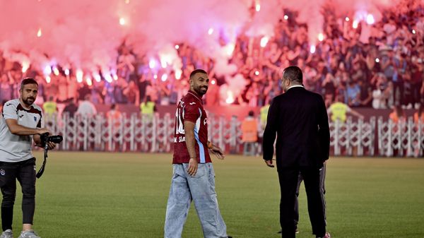 Trabzonspor'dan yıldız transferi Mohamed Salah için imza töreni: 'Burada olmaktan inanılmaz mutluyum' - Sputnik Türkiye