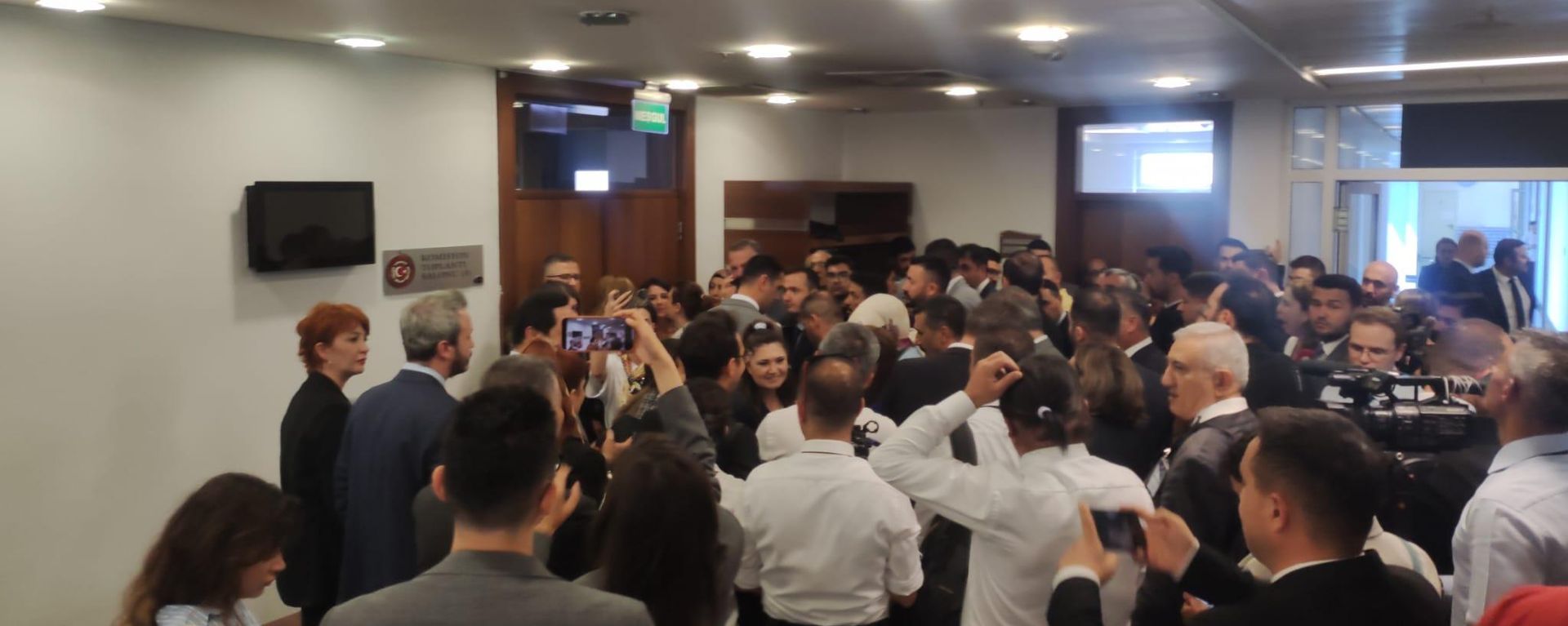 Adalet Komisyonu'nda Terörsüz Türkiye görüşmeleri başlıyor - Sputnik Türkiye, 1920, 07.08.2026