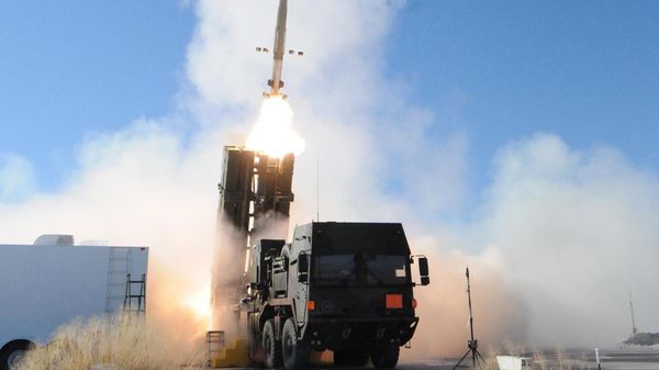 Ракета ЗРК Patriot PAC-3 MSE запускается из пусковой установки MEADS - Sputnik Türkiye