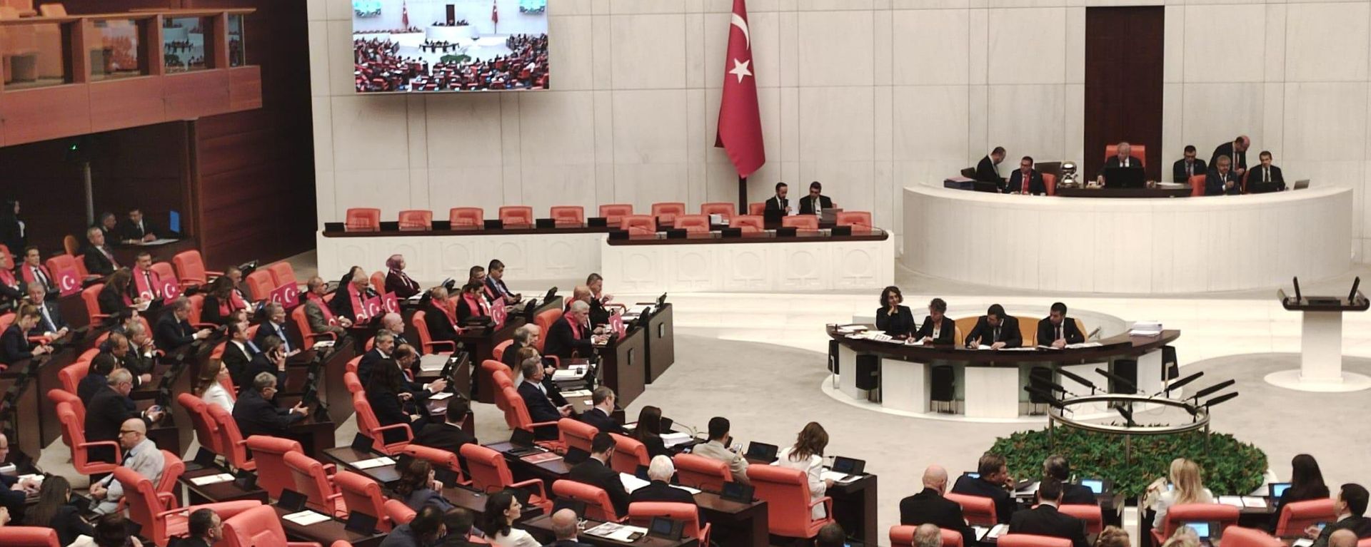 TBMM Genel Kurulu toplandı: Terörsüz Türkiye süreci için hazırlanan kanun teklifi görüşülecek - Sputnik Türkiye, 1920, 10.08.2026