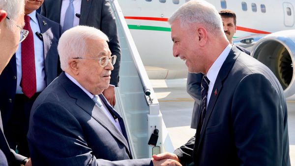 Filistin Devlet Başkanı Mahmud Abbas, Ankara'da Ticaret Bakanı Ömer Bolat tarafından karşılandı - Sputnik Türkiye