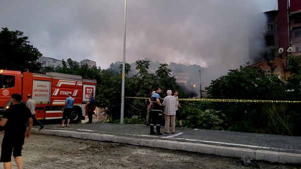 Samsun'un Tekkeköy ilçesinde bir tüp deposunda çıkan yangına müdahale ediliyor - Sputnik Türkiye