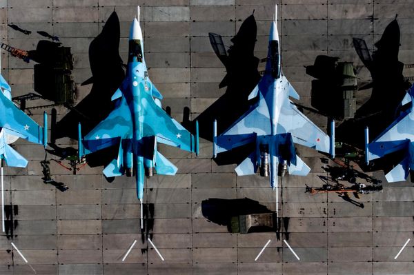 Su-34 avcı-bombardıman uçakları ve Su-30SM çok amaçlı savaş uçakları - Sputnik Türkiye