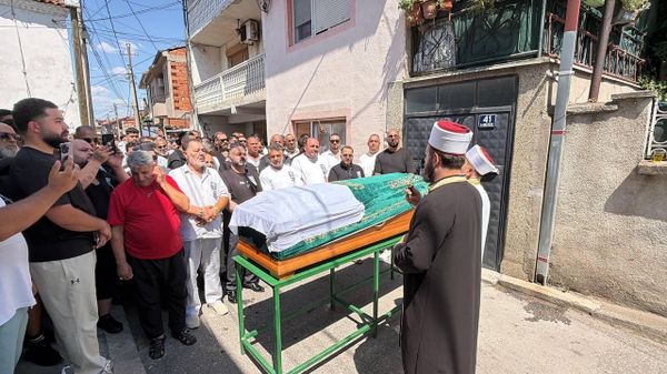 Cansever'in cenazesi - Sputnik Türkiye