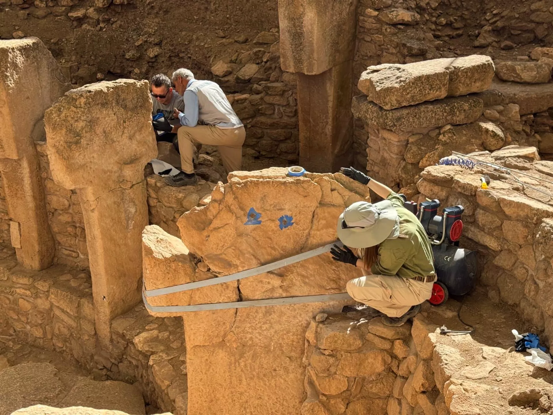 Göbeklitepe’nin kuzeyinde ilk kazı başladı: Büyük kamusal yapılar ortaya çıkarılıyor 3 Göbeklitepe’nin kuzeyinde ilk kazı - Sputnik Türkiye, 1920, 13.08.2026