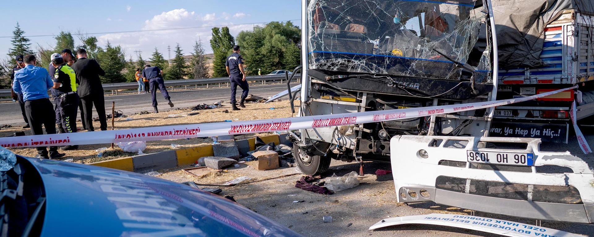 Ankara'da özel halk otobüsü ile hafriyat kamyonunun çarpıştığı kazada 2 kişi öldü, 25 kişi yaralandı. - Sputnik Türkiye, 1920, 13.08.2026