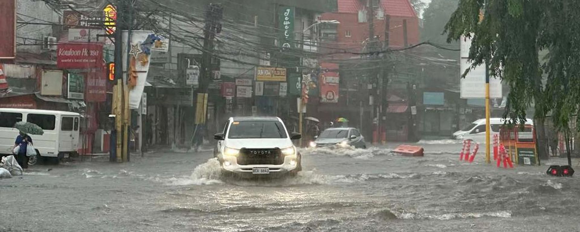 Filipinler'de Luis ve Maymay tropikal siklonları ile muson yağmurlarının yol açtığı olaylarda 23 kişi hayatını kaybetti. - Sputnik Türkiye, 1920, 17.08.2026