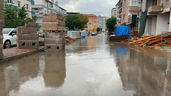 Niğde'de sağanak, su birikintileri ve taşkınlara neden oldu - Sputnik Türkiye