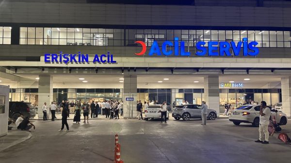 Yeni Parti Gaziantep Milletvekili Melih Meriç'in bıçaklı saldırı sonucu yaralandığı bildirildi - Sputnik Türkiye