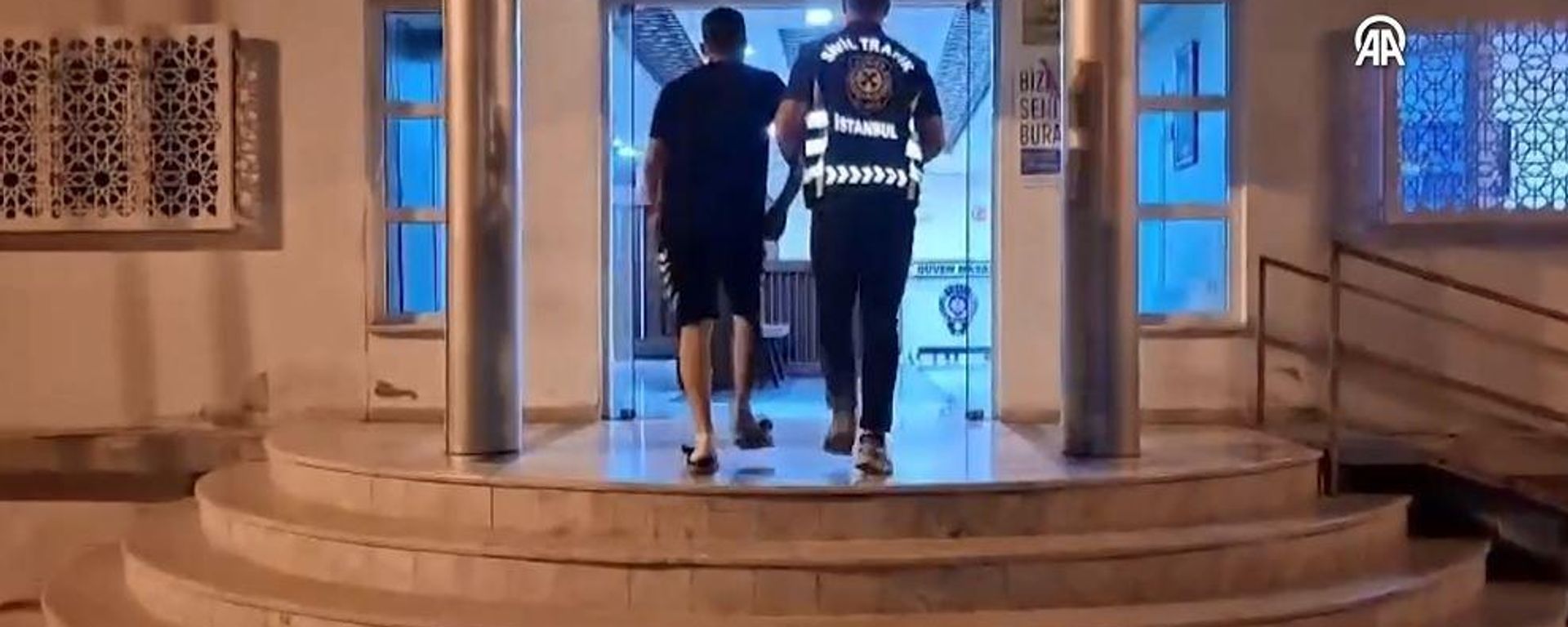 Esenyurt’ta trafikte kesici aletle araca saldırdı: 180 bin lira ceza - Sputnik Türkiye, 1920, 20.08.2026