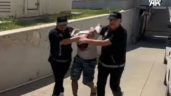 kırmızı bültenle aranan şahıs Adana'da yakalandı - Sputnik Türkiye