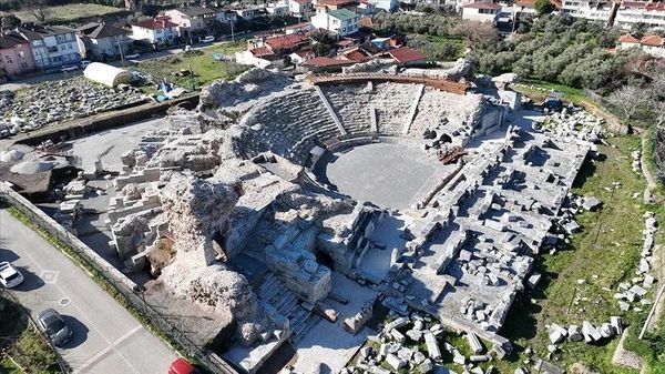 İznik Roma Tiyatrosu'ndaki nekropolde bulunan iskeletlerde veba bulgusuna rastlandı - Sputnik Türkiye