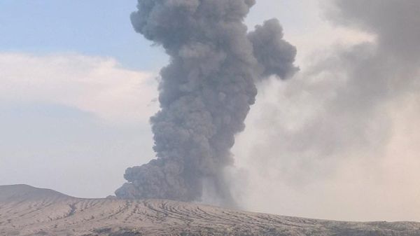 Anak Krakatau Volkanı (16 Ağustos'taki patlamadan görüntü)  - Sputnik Türkiye