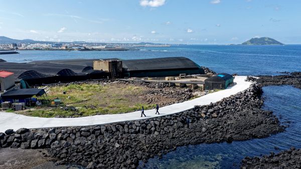 Güney Kore'nin tatil adası Jeju'da kayıp kişiler skandalı: 3 günde 4 ceset bulundu - Sputnik Türkiye