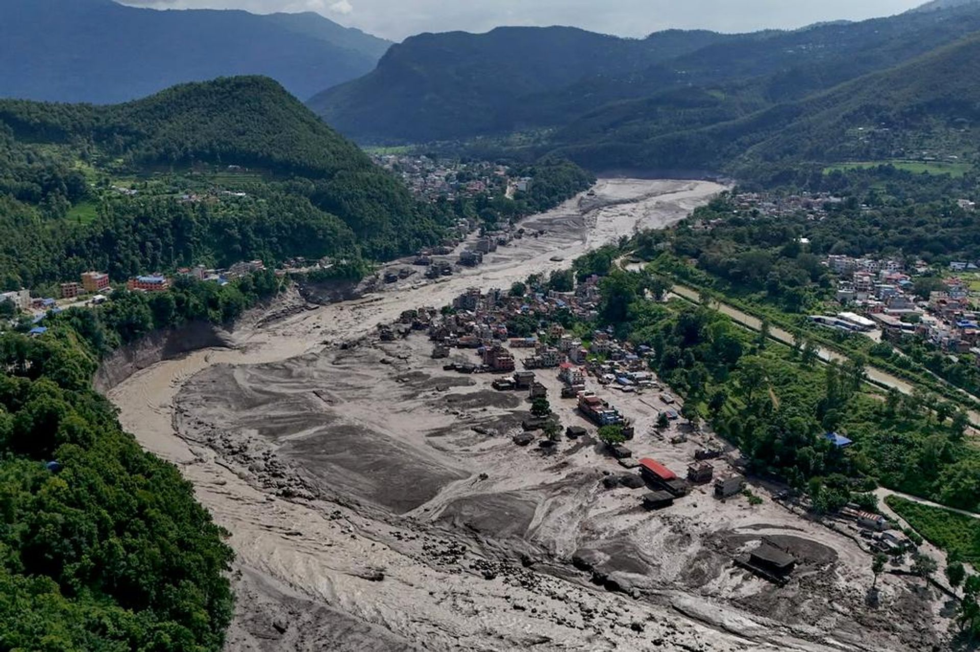 Himalayalar'da sel felaketi: 8 kişi hayatını kaybetti - Sputnik Türkiye, 1920, 26.08.2026