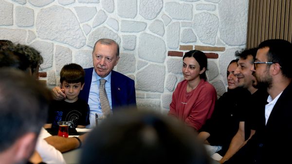 Cumhurbaşkanı Erdoğan, Üsküdar'da esnafı ziyaret etti - Sputnik Türkiye