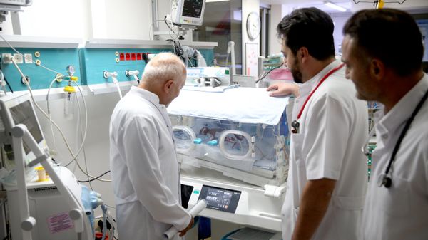 Ordu'da, 19 gün önce 610 gram doğan prematüre bebek ameliyat edildi - Sputnik Türkiye
