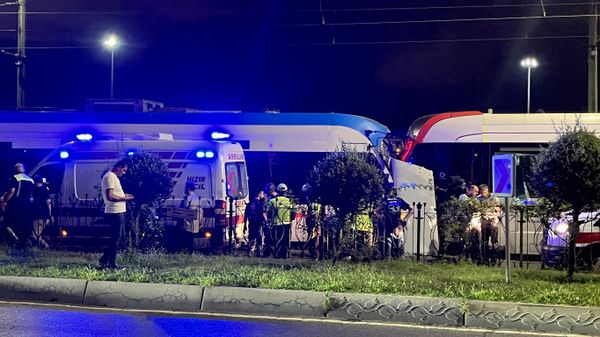 Zeytinburnu'nda T1 Kabataş-Bağcılar Tramvay Hattı'nda meydana gelen kaza - Sputnik Türkiye