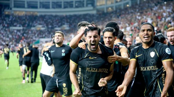 Trendyol Süper Lig’in 3. haftasında Amed Sportif Faaliyetler ile Trabzonspor takımları Diyarbakır Stadı’nda karşılaştı - Sputnik Türkiye
