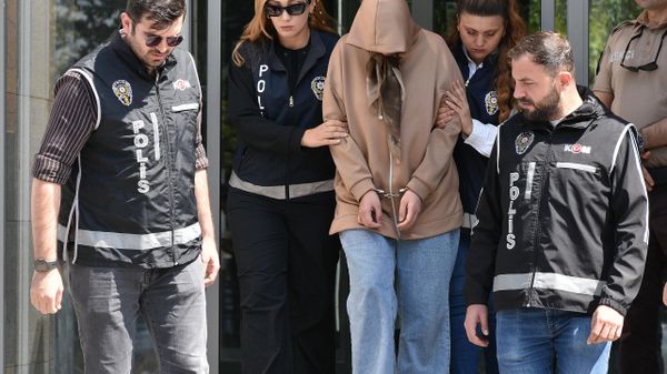 Gülistan Doku ile ilgili son soruşturma kapsamında tutuklanan şüpheli Erzurum Adliyesi'nden çıkarılarak cezaevine götürüldü - Sputnik Türkiye