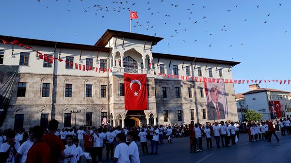 Sivas Kongresi'nin 107. yıl dönümü etkinlikleri kapsamında 1058 kişi aynı anda halay çekti - Sputnik Türkiye