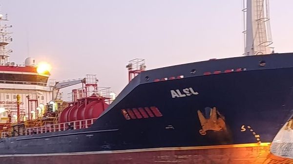 Silivri açıklarında iki gemi çarpıştı
 - Sputnik Türkiye
