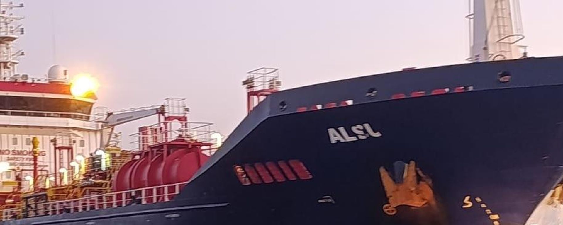 Silivri açıklarında iki gemi çarpıştı
 - Sputnik Türkiye, 1920, 04.09.2026