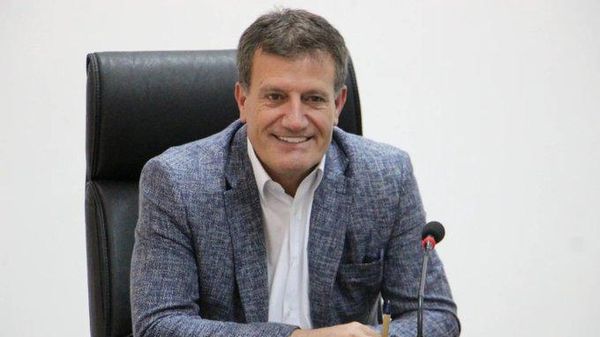 Kuzey Kıbrıs Bayındırlık ve Ulaştırma Bakanı Erhan Arıklı - Sputnik Türkiye