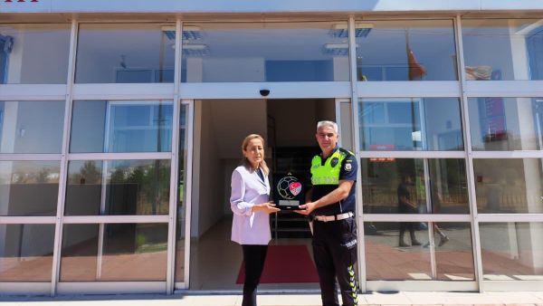 Polis memuru Cengiz Yiğit Türkiye Futbol Federasyonu (TFF) Fair Play Ödülü'ne layık görüldü - Sputnik Türkiye