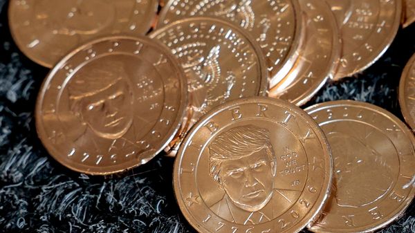 Trump'ın portresi 1 dolarlık madeni parada: 100 yıl sonra bir ilk - Sputnik Türkiye