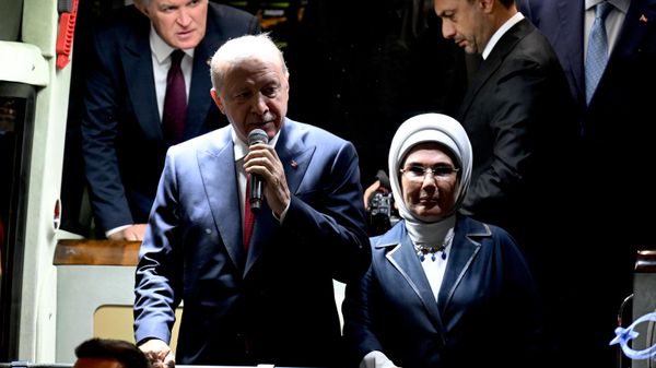 Cumhurbaşkanı Erdoğan, Rize'nin Güneysu ilçesinde vatandaşlara hitap etti - Sputnik Türkiye