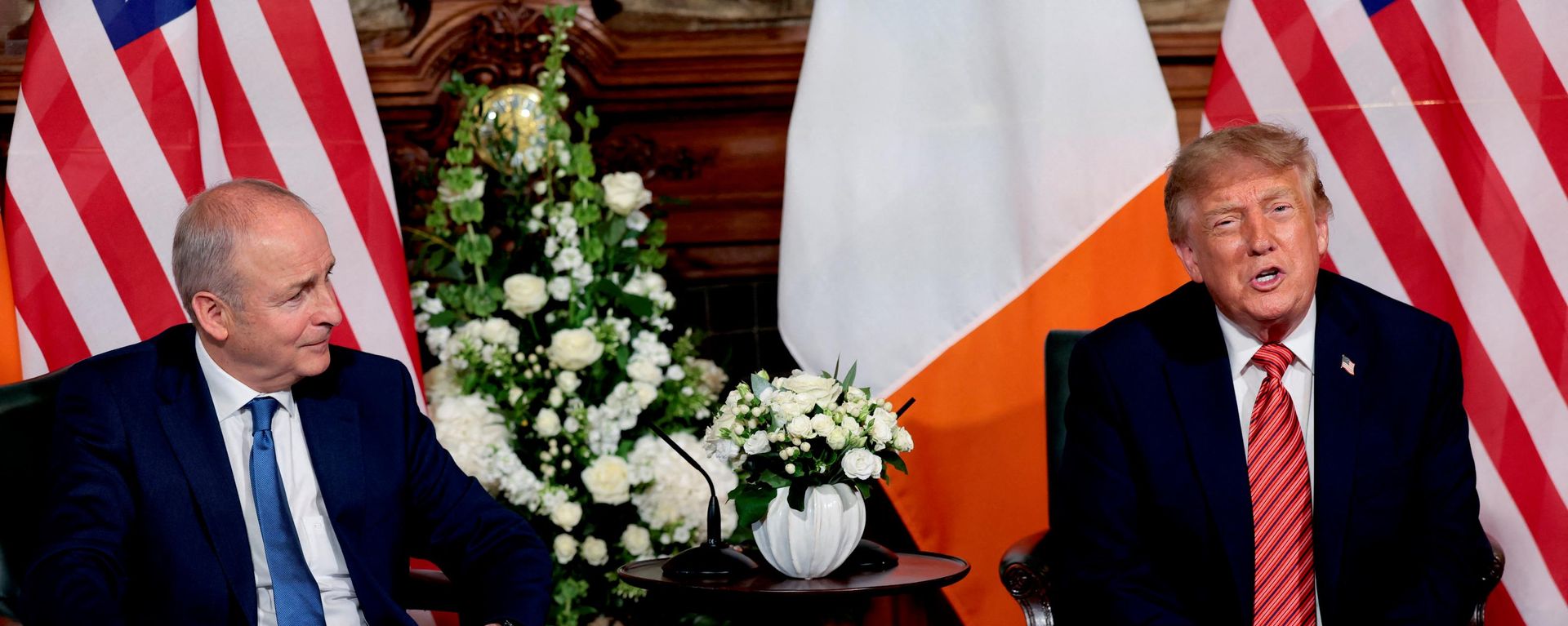 ABD Başkanı Donald Trump, Dublin'de İrlanda Başbakanı Micheal Martin ile birlikte - Sputnik Türkiye, 1920, 12.09.2026
