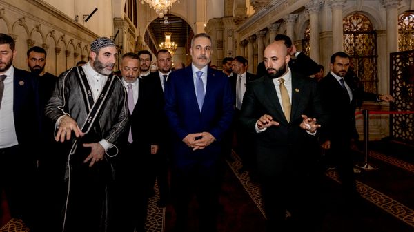 Dışişleri Bakanı Hakan Fidan, Suriye ziyareti kapsamında, Şam'da Emevi Camii'ni ziyaret etti - Sputnik Türkiye