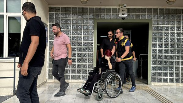 Aydın'ın Efeler ilçesinde bir apartman dairesinde çıkan yangında yaşamını yitiren Mazlum Ç.'nin (32) yaralanan eşi tutuklandı - Sputnik Türkiye