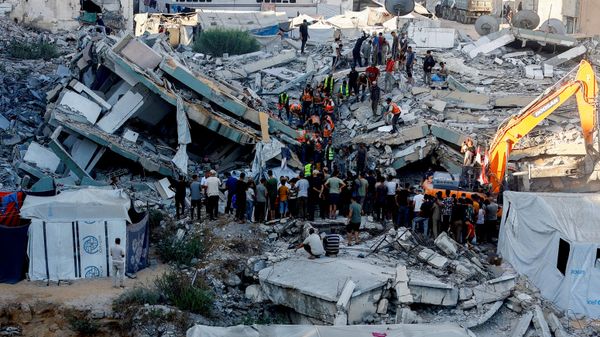 Gazze'de 6 katlı bina çöktü - Sputnik Türkiye