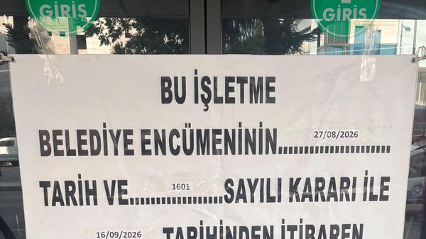 Antalya'nın Serik ilçesinde son tüketim tarihi geçmiş gıda satan zincir market kapatıldı - Sputnik Türkiye