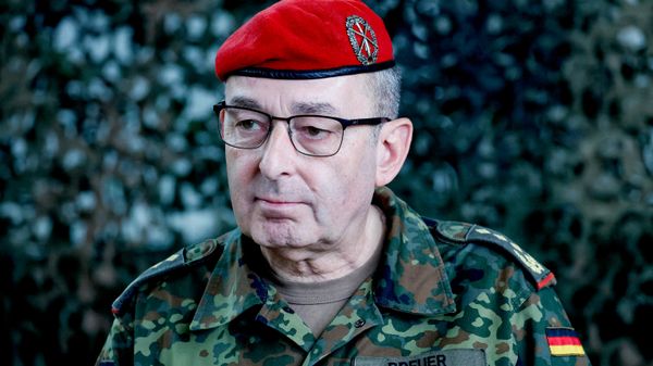 Almanya Genelkurmay Başkanı General Carsten Breuer, NATO Askeri Komitesinin yeni başkanı seçildi - Sputnik Türkiye