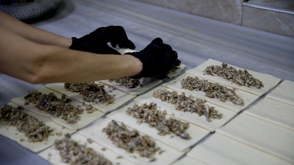 Ordulu fırıncı hamsili simit yaptı - Sputnik Türkiye