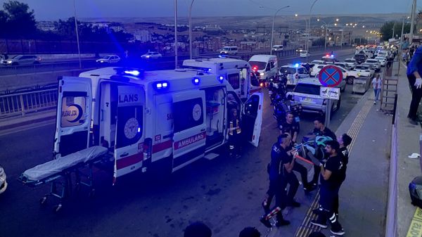 Diyarbakır'ın merkez Yenişehir ilçesinde çıkan silahlı kavgada 3 kişi hayatını kaybetti - Sputnik Türkiye