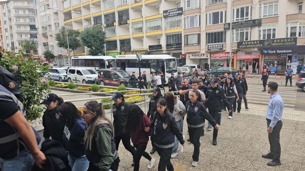Çorum merkezli 4 ilde düzenlenen dolandırıcılık operasyonunda 18 şüpheli gözaltına alındı - Sputnik Türkiye