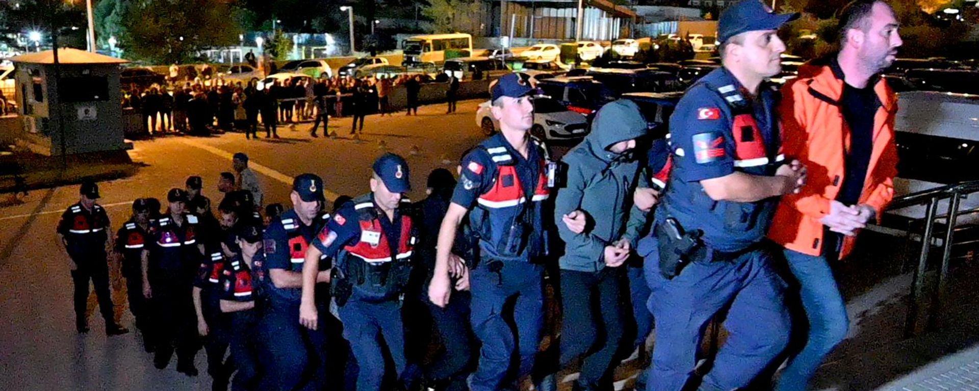 Kırıkkale'nin Yahşihan Belediyesi'ne yönelik yolsuzluk operasyonu - Sputnik Türkiye, 1920, 27.09.2026