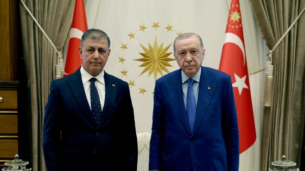 Cumhurbaşkanı Erdoğan, İzmir Büyükşehir Belediye Başkanı Cemil Tugay'ı, Cumhurbaşkanlığı Külliyesi'nde kabul etti - Sputnik Türkiye