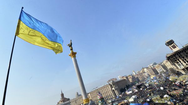Украинский флаг в Киеве - Sputnik Türkiye