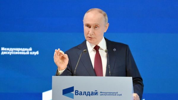 Rusya Devlet Başkanı Putin Valdai Kulübü'nde konuşuyor - Sputnik Türkiye